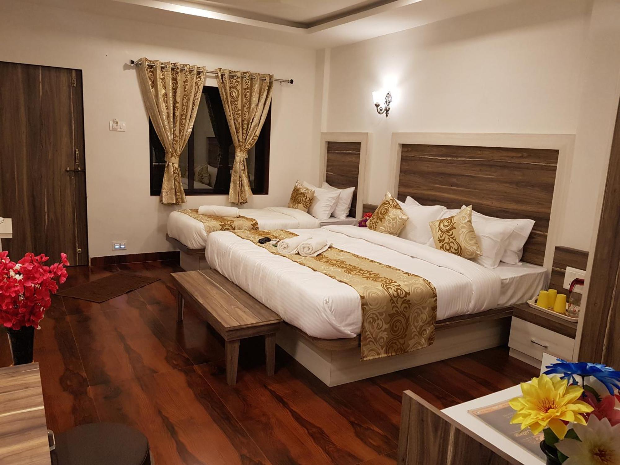 C P Cottage Resort Mahabaleshwar Exterior photo